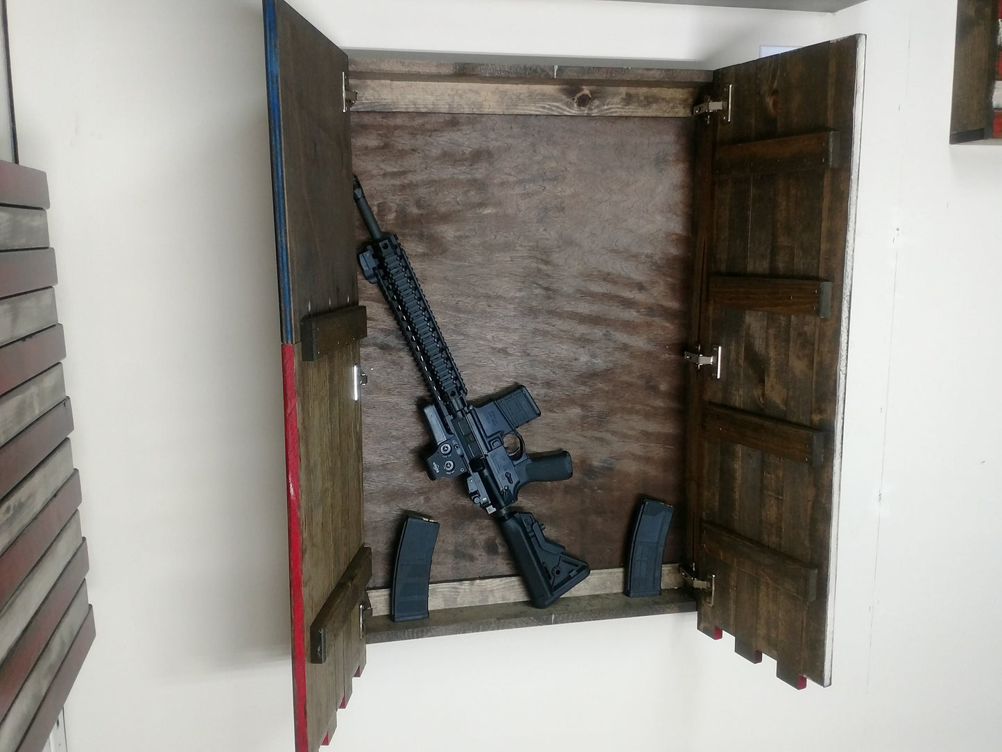 Large Vertical Hanging American Flag Gun Concealment Case