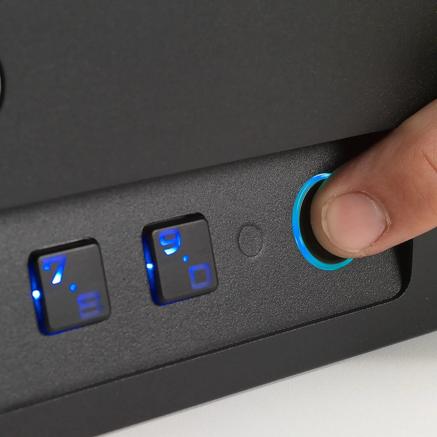 BoostedSafe Elite: Fingerprint, Key & Digital Combo